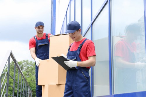 Removal truck hire for local moving needs in Edgware