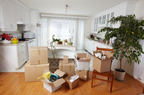 Truck loading support for furniture and boxes in Edgware